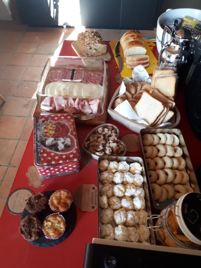 Il Noccioletto Bed and Breakfast Mombaruzzo Buitenkant foto